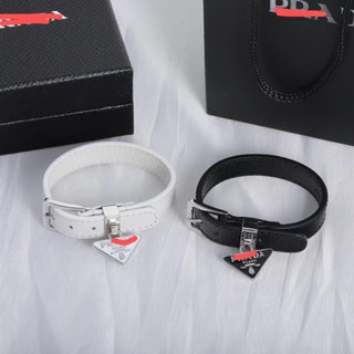[P Home Bracelet] ของแท้ สร้อยข้อมือหนัง PU ทรงสามเหลี่ยม 06303