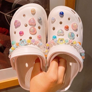 CROCS ชุดเครื่องประดับ จี้รูปดาว และหัวใจ ประดับไข่มุก และดอกไม้ แฟชั่นสําหรับผู้หญิง