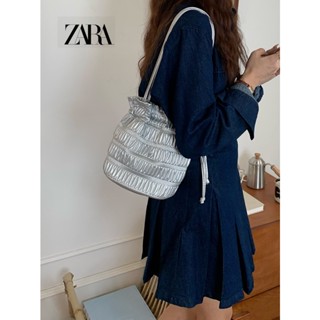 Zara ins Niche กระเป๋าสะพายไหล่ หนังนิ่ม แต่งจับจีบ สีเงิน แฟชั่นสําหรับสตรี