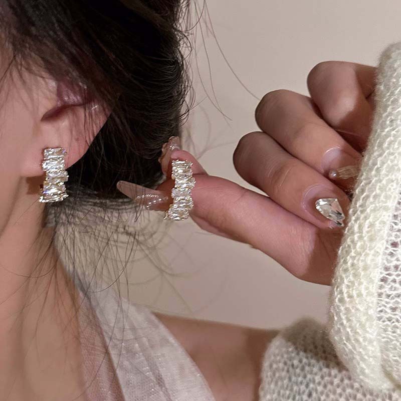 แฟชั่นเกาหลี C-Shape Rhinestone ต่างหูสตั๊ด Elegant โค้งเพชรหูเครื่องประดับสําหรับผู้หญิง