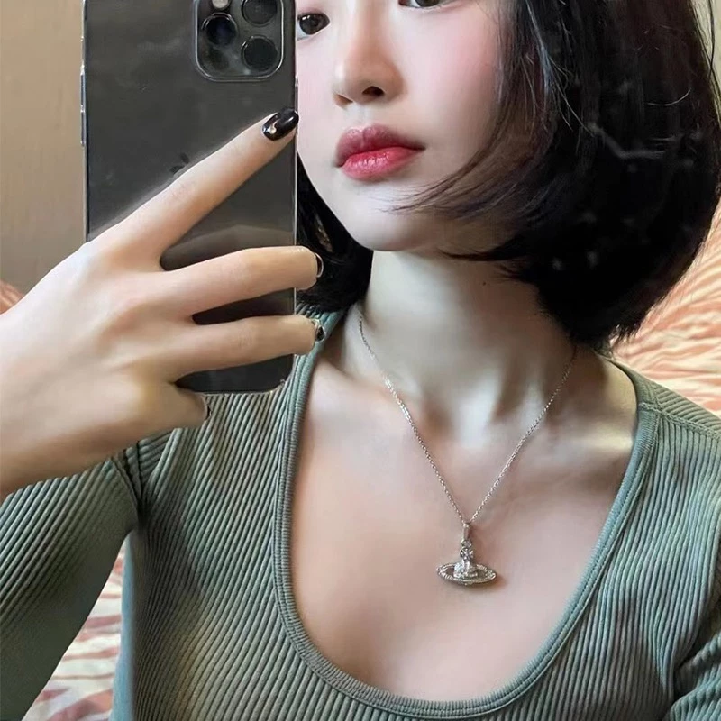 สร้อยคอจี้ดาวเสาร์ประดับเพชร สำหรับผู้หญิง thumbnail 8