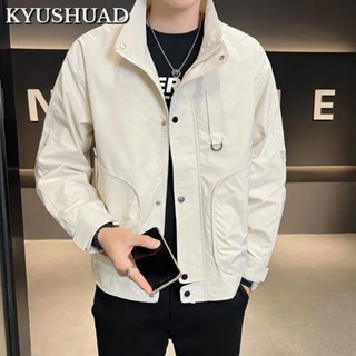 KYUSHUAD เสื้อแจ็คเก็ตทำงานคอตั้งลำลองหล่ออินเทรนด์ใหม่ เสื้อแจ็คเก็ตผู้ชายในปี 2023