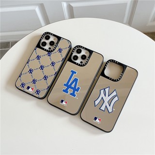 Casetify เคสโทรศัพท์มือถือ ซิลิโคนนิ่ม กันฝุ่น ลายการ์ตูน MLB New York Yankees มีกระจกด้านข้าง สําหรับ iPhone 14 Pro Max 11 12 Pro Max 13 Pro Max
