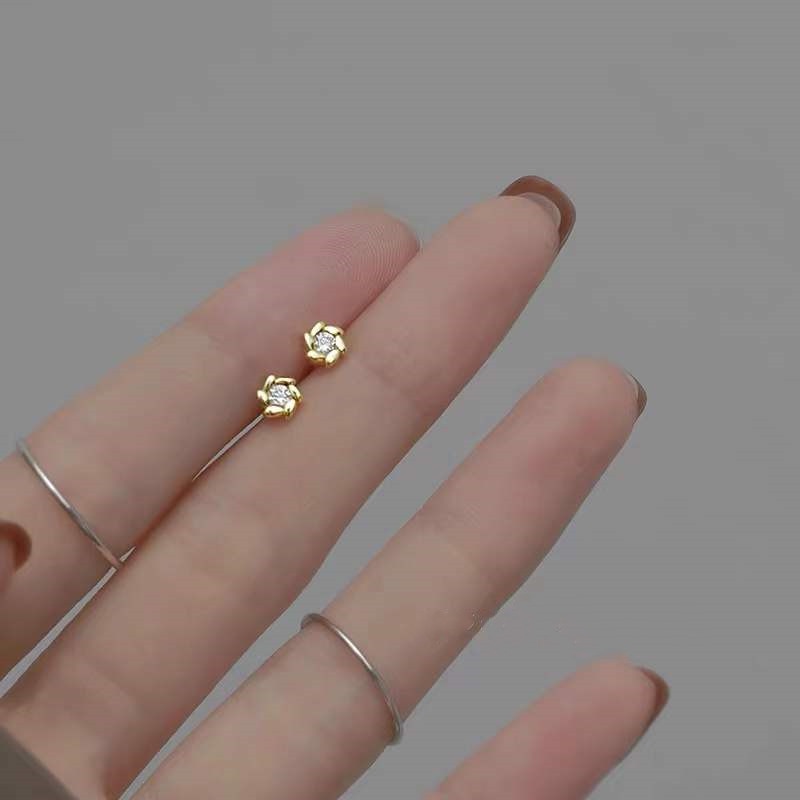 ชุดเครื่องประดับ ต่างหูสตั๊ด ประดับเพทาย ลายดอกไม้น่ารัก ขนาดเล็ก เหมาะกับเด็ก สําหรับผู้หญิง - รูปที่ 5