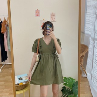 BKL พร้อมส่ง TILLY มินิเดรสเอวเว้า ผูกโบว์ด้านข้าง แต่งระบายที่หน้าอก2ข้าง ผ้าคอตตอนลินิน ใส่สบาย ส่งฟรี