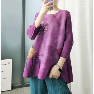 2MUAY HALF SLEEVE PRINTED PLEAT TOP เสื้อผู้หญิง เสื้อพลีทคุณภาพ รุ่น GPC17300 2สี FREE SIZE