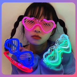 ☛ Love Luminous แว่นตา LED ของเล่นที่สะดุดตา Love Peach Bar Bungee Led Light Shutter Glasses Party Glasses Design Decor srlive