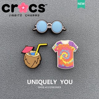 Jibbitz Crocs charms หัวเข็มขัดรองเท้า อุปกรณ์เสริมรองเท้าชายหาด สไตล์วันหยุดพักผ่อน รูปแบบใหม่ Crocs หัวเข็มขัดตกแต่ง