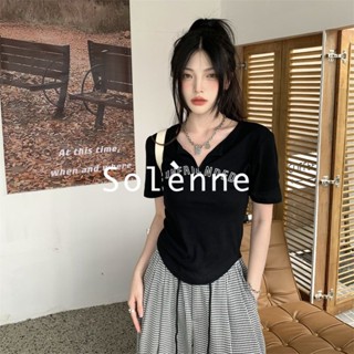 Solenne เสื้อครอป เสื้อยืดผู้หญิง ครอป baby tee สาวเรโทร 2023 NEW Style 072509
