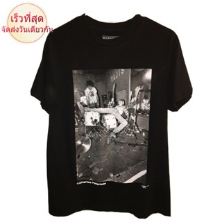 CTเสื้อยืด ผ้าฝ้าย พิมพ์ลาย Pleasures x Can T Blame the Kurt Cobain Nirvana สไตล์คลาสสิก สําหรับผู้ชาย UI321T36144