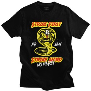 ขายดี เสื้อยืดแขนสั้น ลาย Srike First Strike Hard No Mercy เข้ากับทุกการแต่งกาย สําหรับผู้ชาย DOejef12EMkklp25