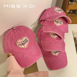 Misskoi [พร้อมส่ง] หมวกเบสบอล แบบนิ่ม ลายหัวใจ สีชมพู สไตล์เกาหลี สําหรับผู้หญิง