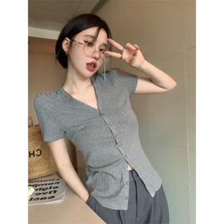 เสื้อยืดแขนสั้น คอวี เข้ารูป เอวแคบ แบบเรียบง่าย สําหรับผู้หญิง