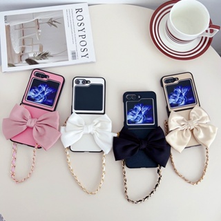 เคสโทรศัพท์มือถือหนังแข็ง กันกระแทก ประดับโบว์ พร้อมสายโซ่คล้อง สําหรับ Samsung Galaxy Z Flip 5 5G Z Flip 5