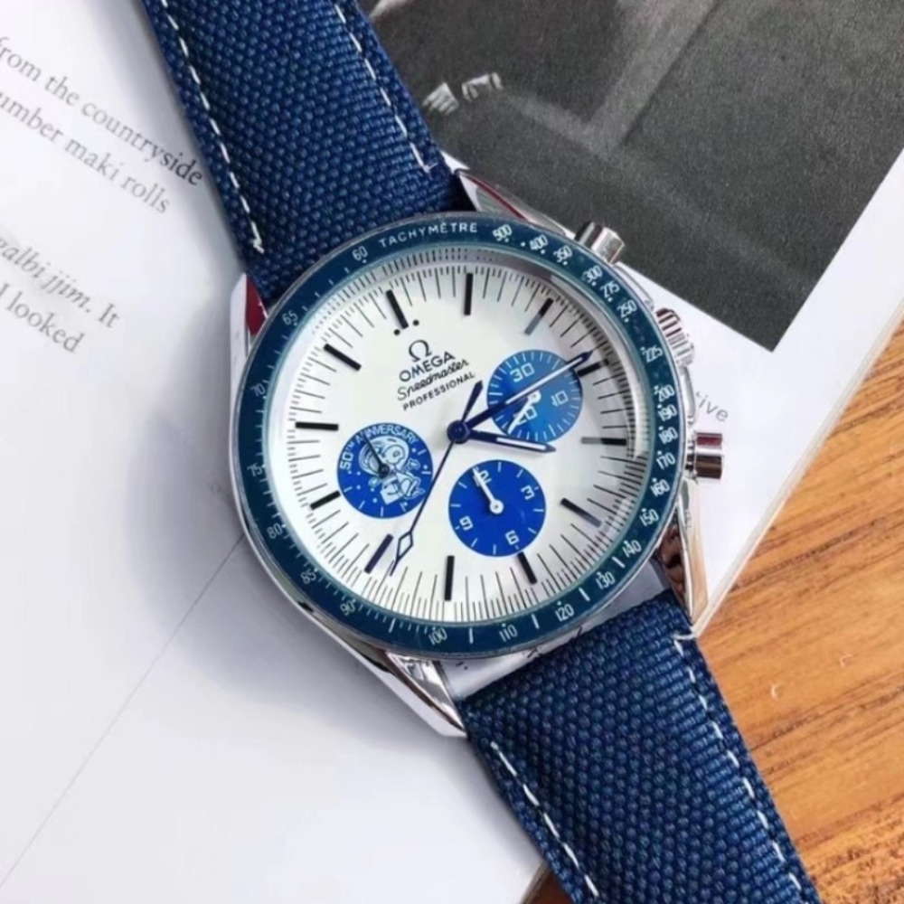 ใหม่ นาฬิกาข้อมือควอตซ์แฟชั่น ลายนักบินอวกาศ Snoopy อเนกประสงค์