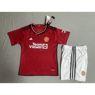 เสื้อกีฬาแขนสั้น ลายทีมชาติฟุตบอล Manchester United 2324 ชุดเหย้า สีแดง และกางเกงขาสั้น ไซซ์ 16-28 สําหรับเด็กผู้ชาย และผู้หญิง