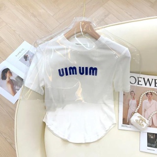 Miumiu เสื้อครอปท็อป คอกลม ผ้าเรยอนถัก ขนาดใหญ่ สําหรับผู้หญิง