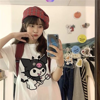 เสื้อยืดลําลอง แขนสั้น คอกลม พิมพ์ลายการ์ตูนอนิเมะ Sanrio Little Demon Kuromi สีขาว เข้ากับทุกการแต่งกาย แฟชั่นฤดูร้อน สไตล์ญี่ปุ่น สําหรับสตรี [RAIN]