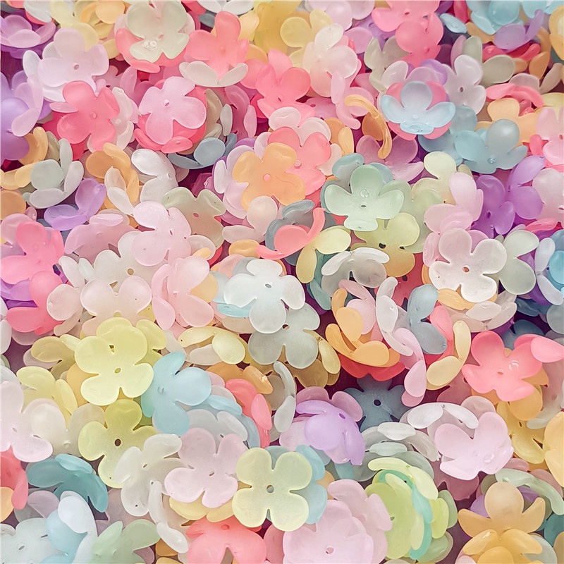 ลูกปัดอะคริลิค ลายดอกไม้ 4 กลีบ 15 มม. สีวอร์มไวท์ แฟชั่น สําหรับทําเครื่องประดับ DIY 20 ชิ้น