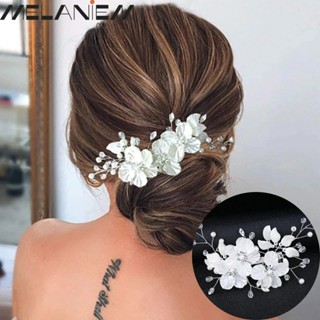 Elegant pearl flower hair fork suitable for brides wedding