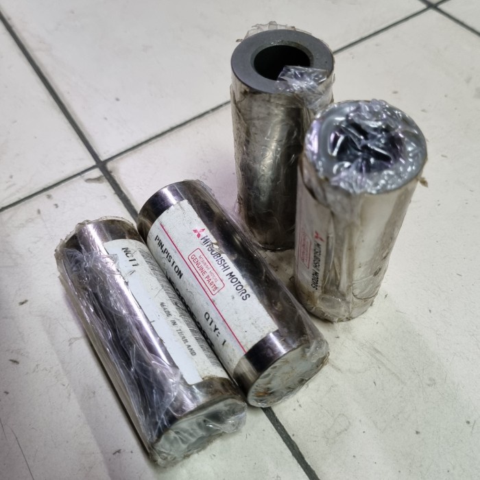 ปากกาลูกสูบ Mitsubishi Strada L200 K77 K57 Triton KB7 4M40 ดั้งเดิม