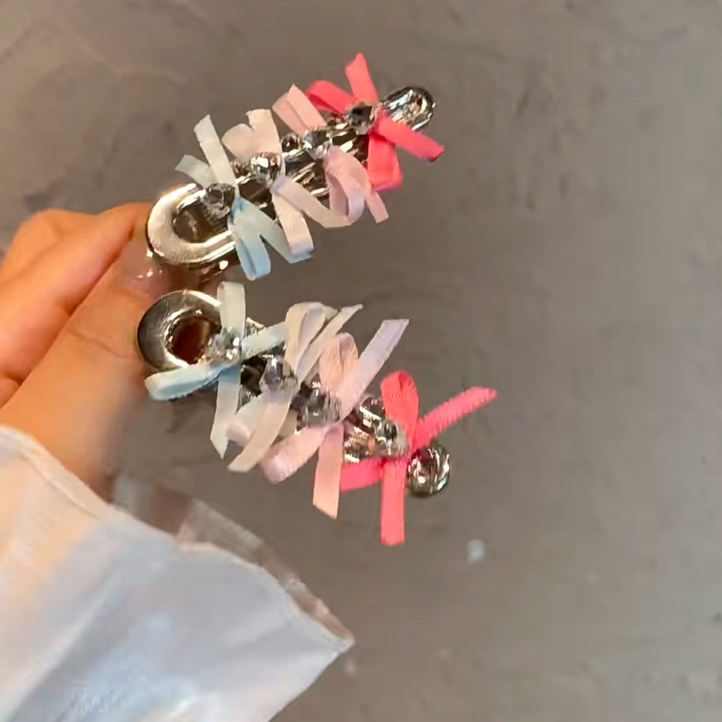กิ๊บติดผมโลหะ ประดับโบว์ริบบิ้น แต่งพลอยเทียม สีคอนทราสต์ สไตล์เกาหลี สําหรับผู้หญิง 2023