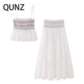 Qunz เสื้อสายเดี่ยว ติดกาว อเนกประสงค์ + กระโปรงยาวครึ่งตัว 3850