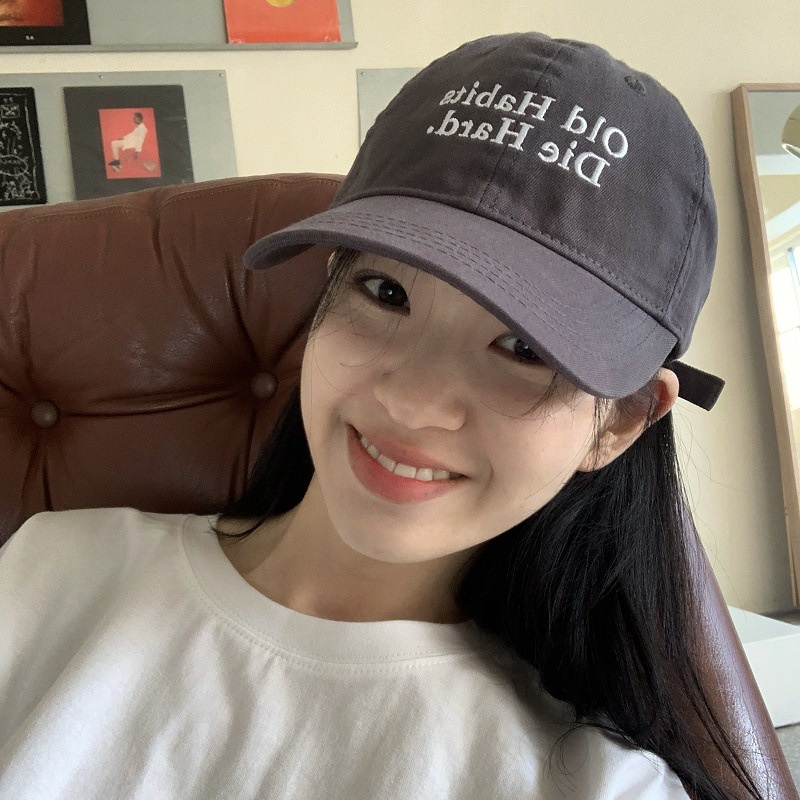 หมวกเบสบอล หมวกปีกโค้ง กันแดด พิมพ์ลายตัวอักษร ขนาดเล็ก แฟชั่นฤดูใบไม้ผลิ และฤดูร้อน สไตล์เกาหลี สําหรับผู้หญิง