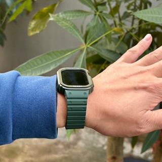 สายนาฬิกาข้อมือซิลิโคน แบบแม่เหล็ก สําหรับ Apple Watch 8 7 SE 6 5 4 SE