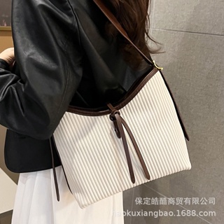 SISTER  กระเป๋าสะพาย ข้าง กระเป๋าผู้หญิงสะพายข้าง 2023 new  Korean Style Stylish Chic Beautiful L91TN80 37Z230910