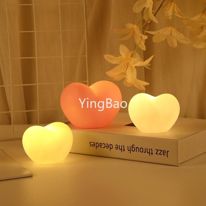 โคมไฟตั้งโต๊ะ LED รูปหัวใจน่ารัก ขนาดเล็ก แบบพกพา สําหรับตกแต่งข้างเตียงนอน