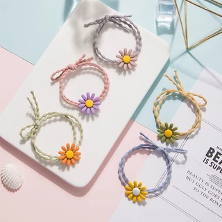 พร้อมส่ง❤️1บาทยางมัดผมดอกไม้เชือกเดซี่เล็กน่ารักสายหนังยางรัดผมรอบหมวกสำหรับเด็กผู้หญิงไปโรงเรียนสีสุ่ม