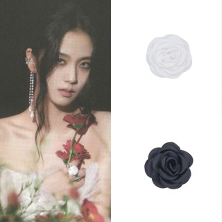 🌸Jisoo Flower🌸Blackpink Jisoo KPOP แหวนเต้นรํา ดอกคามิเลีย ผ้าไหม สีขาว ดํา แดง ประสิทธิภาพสูง ทัวร์ทัวร์โพรพ