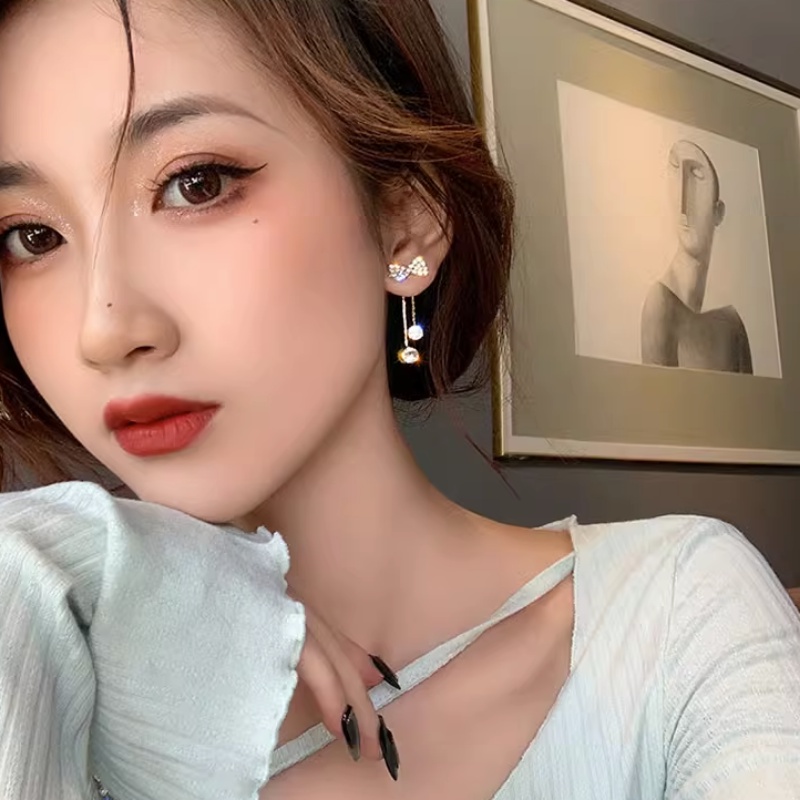 สาวน่ารัก โบว์สีทอง ต่างหูพู่ หรูหรา พลอยเทียม สองทาง ใส่ต่างหูสตั๊ด แฟชั่นผู้หญิง คริสตัล ต่างหูหยดน้ํา