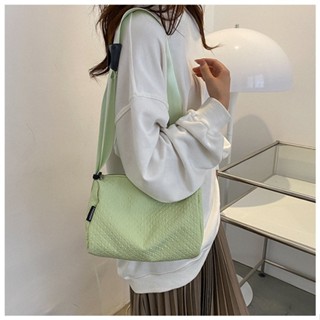 JIVIVIL ผู้หญิงกระเป๋า crossbody กระเป๋าเสื้อผ้าญี่ปุ่นยี่ห้อ Macaron สีสบาย ๆ ถุงหมอน