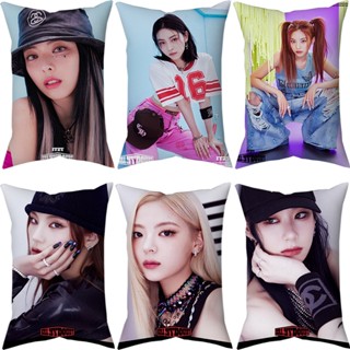 Itzy ปลอกหมอน ผ้าโพลีเอสเตอร์ ทรงสี่เหลี่ยม ลาย None of My Business &gt; Yeji,Lia,Ryujin,Chaeryeong,Yuna สําหรับตกแต่งบ้าน โซฟา