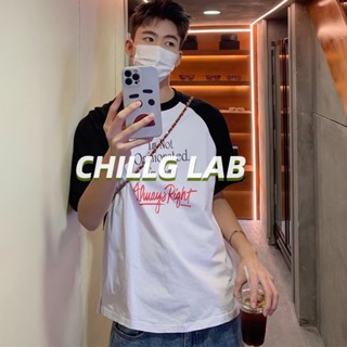 CHILLG LAB เสื้อยืดสไตล์อเมริกันหลวมสีตัดกัน Raglan ผู้ชาย 2023 ฤดูร้อนใหม่ออกแบบตัวอักษรพิมพ์ลำลองแขนสั้นด้านบน