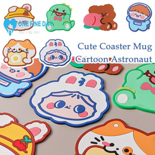 แผ่นรองแก้ว PVC ยางนิ่ม กันลื่น ลายการ์ตูนน่ารัก แบบสร้างสรรค์ สําหรับรถยนต์ S3V5