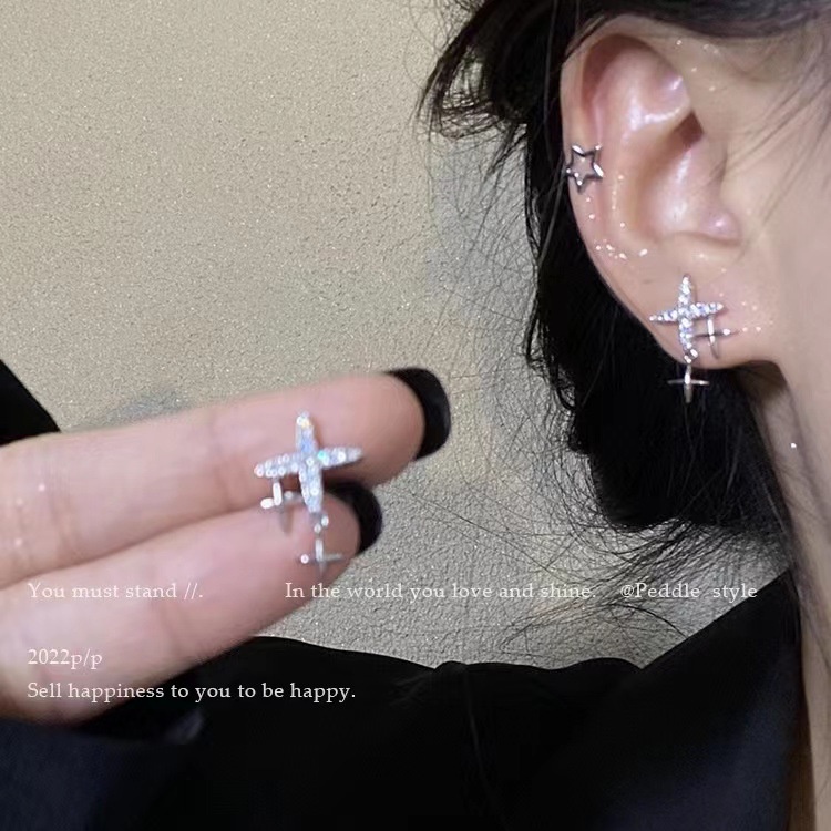 ต่างหูสตั๊ด รูปดาวสี่แฉก ประดับเพชร สีเงิน แฟชั่น - รูปที่ 4