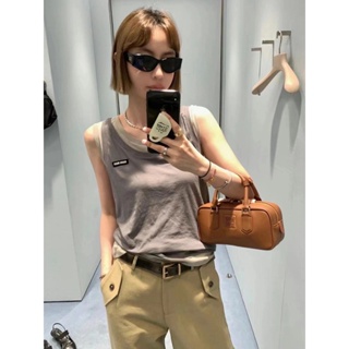 LJMS MIU MIU 23 spring and summer New Fashion letter micro-label color matching fake two-piece design all-match vest