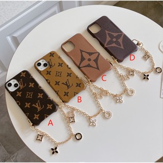 พร้อมส่ง เคสโทรศัพท์มือถือ อีพ็อกซี่ ลาย LV พร้อมสายโซ่คล้อง สําหรับ iphone 14 13 12 14promax 13 13pro 13promax 12 11 promax