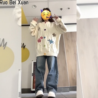 Ruo Bei Xuan เสื้อกันหนาวคาร์ดิแกนปักลายนมหวานของผู้หญิงใหม่ชายและหญิงคู่ย้อนยุคแจ็คเก็ตขนาดใหญ่