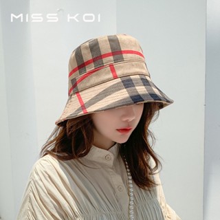 Misskoi [พร้อมส่ง] หมวกบักเก็ต ลายสก๊อต ขนาดเล็ก พับได้ เข้ากับทุกการแต่งกาย แฟชั่นฤดูใบไม้ร่วง ฤดูหนาว สไตล์อังกฤษ สําหรับผู้หญิง