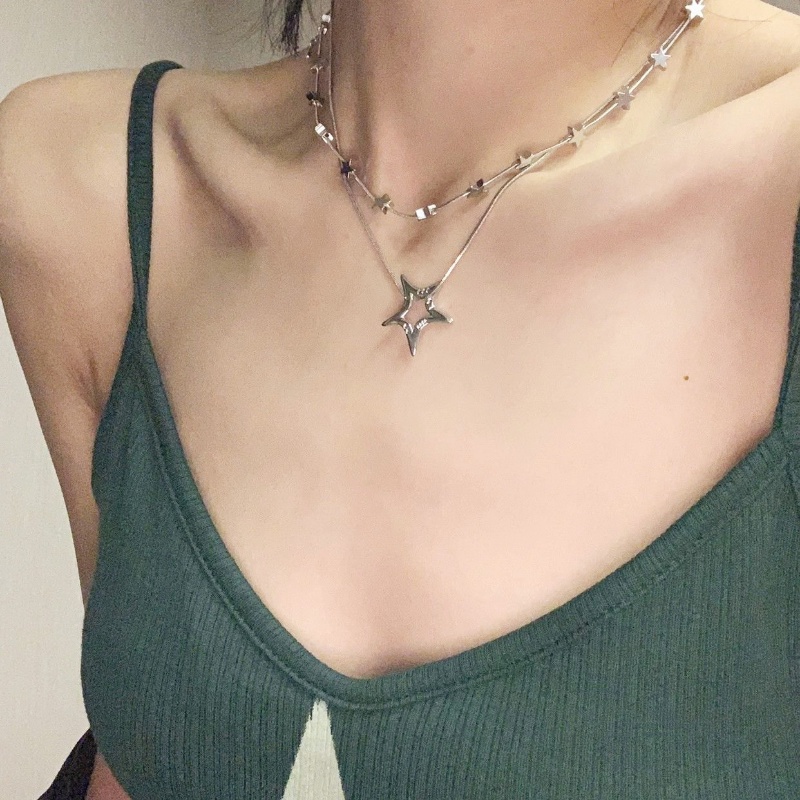 American Retro Star Necklace for Women's New Light Luxury and Minimalist Inn Style with Advanced Sense Autumn and Winter Spicy Girls' Star Pendant Necklace for Women