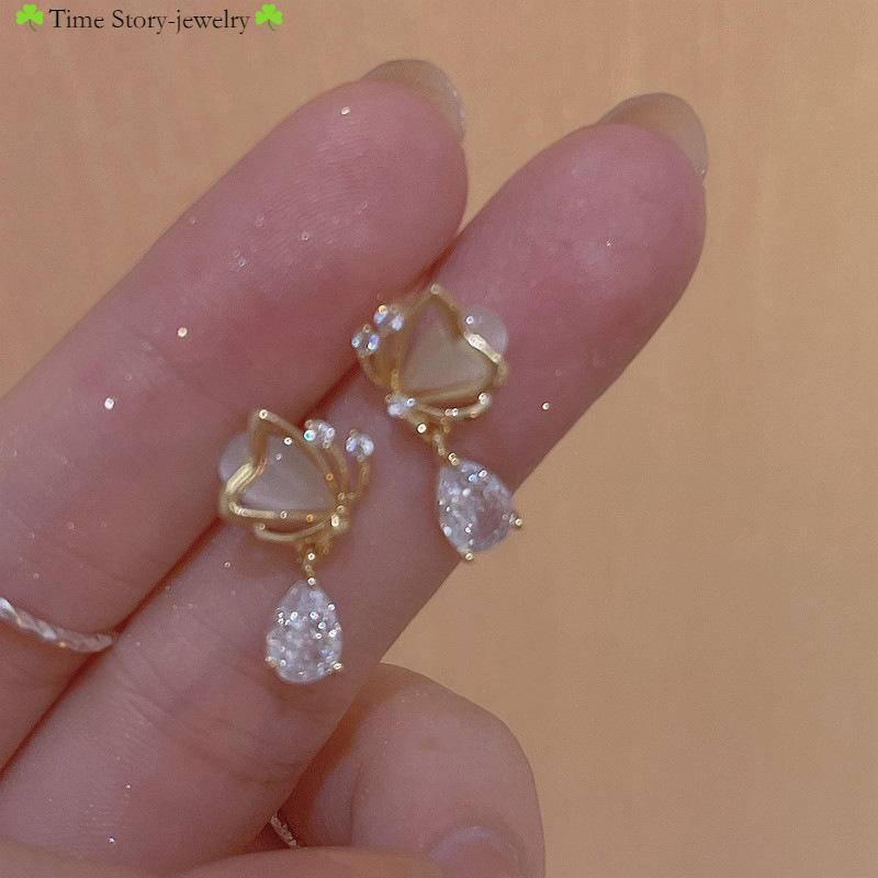 (A3 925 เข ็ มเงิน Cat 's Eye Stone ผีเสื ้ อ Love Water Drop ต ่ างหูเกาหลีใต ้ East Gate แนวโน ้ มแฟชั ่ น Minimalist ต ่ างหูหยดน ้ ํา - เข ็ มเงินทอง