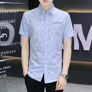 เสื้อเชิ้ตแขนสั้นลําลอง พิมพ์ลายดอกไม้ สีเขียว สีฟ้า สไตล์เกาหลี สําหรับผู้ชาย