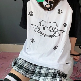 เสื้อยืดแขนสั้นลําลอง ทรงหลวม พิมพ์ลายปีศาจ Hello Kitty สไตล์ญี่ปุ่น แฟชั่นฮาราจูกุ สําหรับผู้หญิง