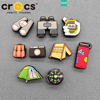 Jibbitz crocs charms หัวเข็มขัดรองเท้า อุปกรณ์เสริมรองเท้าแคมป์ปิ้ง ชุดสนุกการ์ตูนตกแต่งหัวเข็มขัด