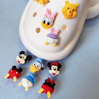 เครื่องประดับ เข็มกลัด รูปการ์ตูน Winnie The Pooh Jibbitz Sailor Moon Jibitz Crocs Charm Pikachu Mickey Crocs น่ารัก สําหรับตกแต่งรองเท้าเด็ก