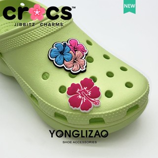 Jibbitz Crocs charms หัวเข็มขัดรองเท้า อุปกรณ์เสริมรองเท้า ดอกไม้ ที่มีสีสัน ซีรีส์ใหม่ สไตล์ Crocs ดอกไม้ น่ารัก หัวเข็มขัดตกแต่ง